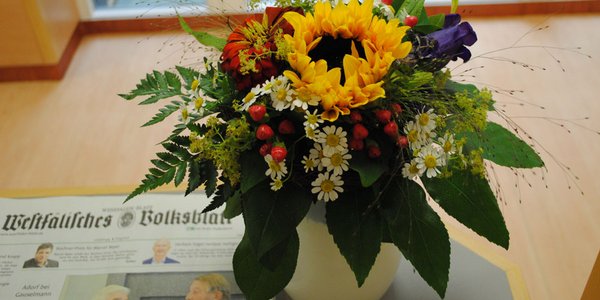 Frischer und blühender Blumenstrauß