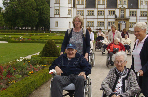 Gemeinsamer Ausflug der Bewohner zum Schloss in Paderborn