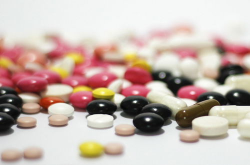 Aufnahme verschiedener bunter Tabletten